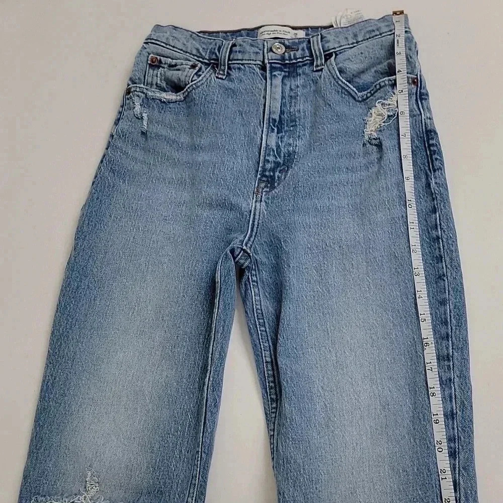 Abercrombie & Fitch Ultra High Rise Kick flare distressed jeans - Picture 4 of 13